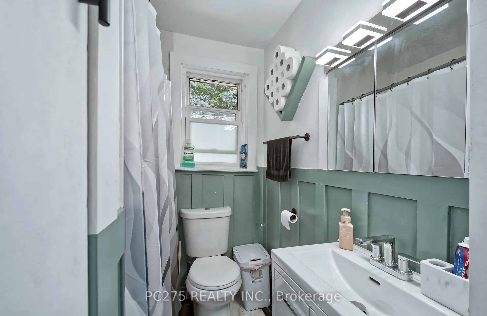 Photo 10 of 204 Taylor Street, London, East C — HOMEH