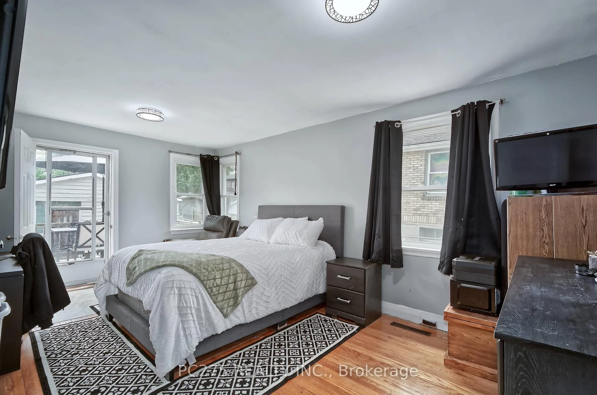 Photo 11 of 204 Taylor Street, London, East C — HOMEH