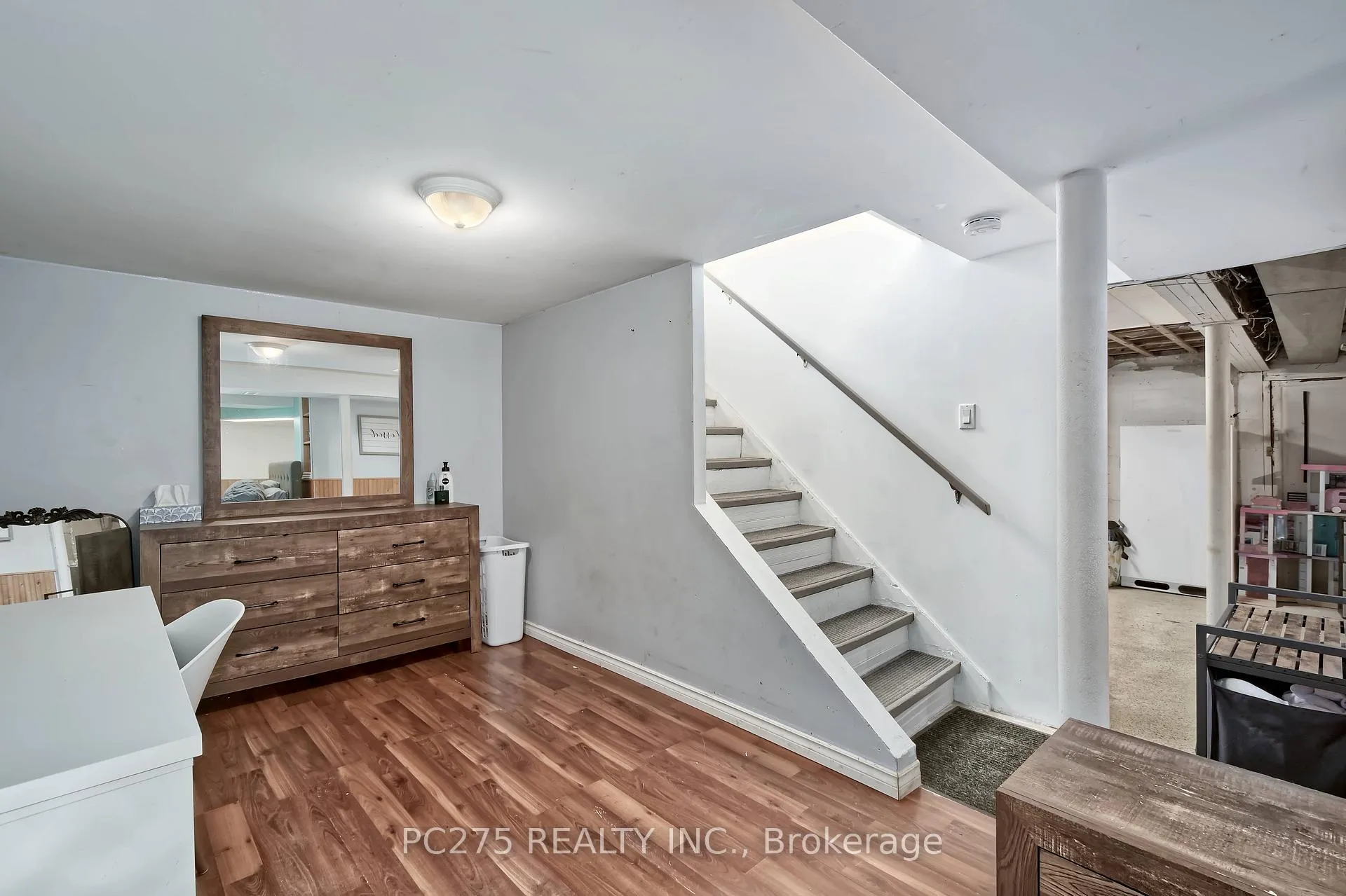 Photo 16 of 204 Taylor Street, London, East C — HOMEH