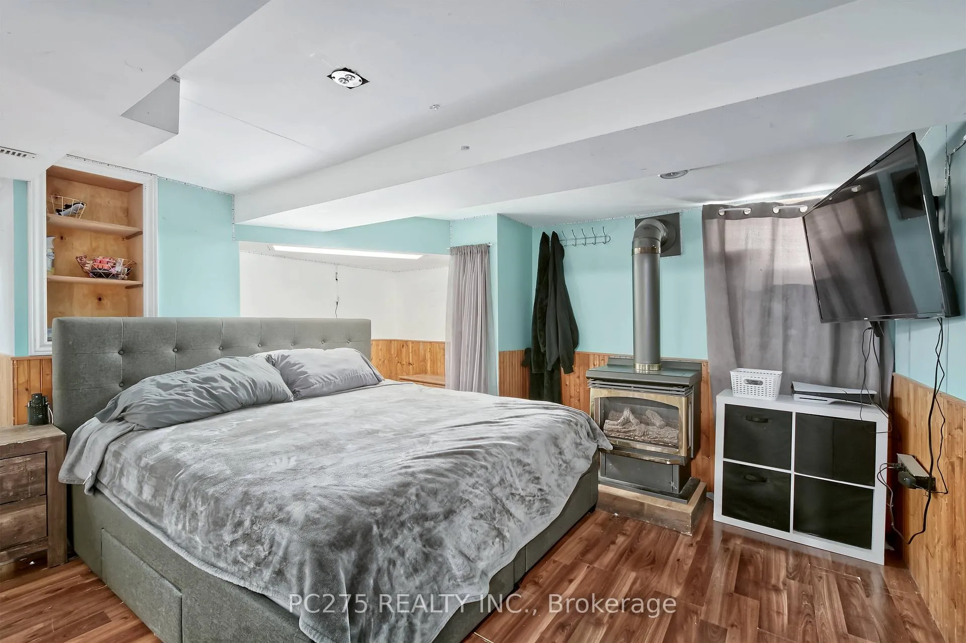 Photo 17 of 204 Taylor Street, London, East C — HOMEH