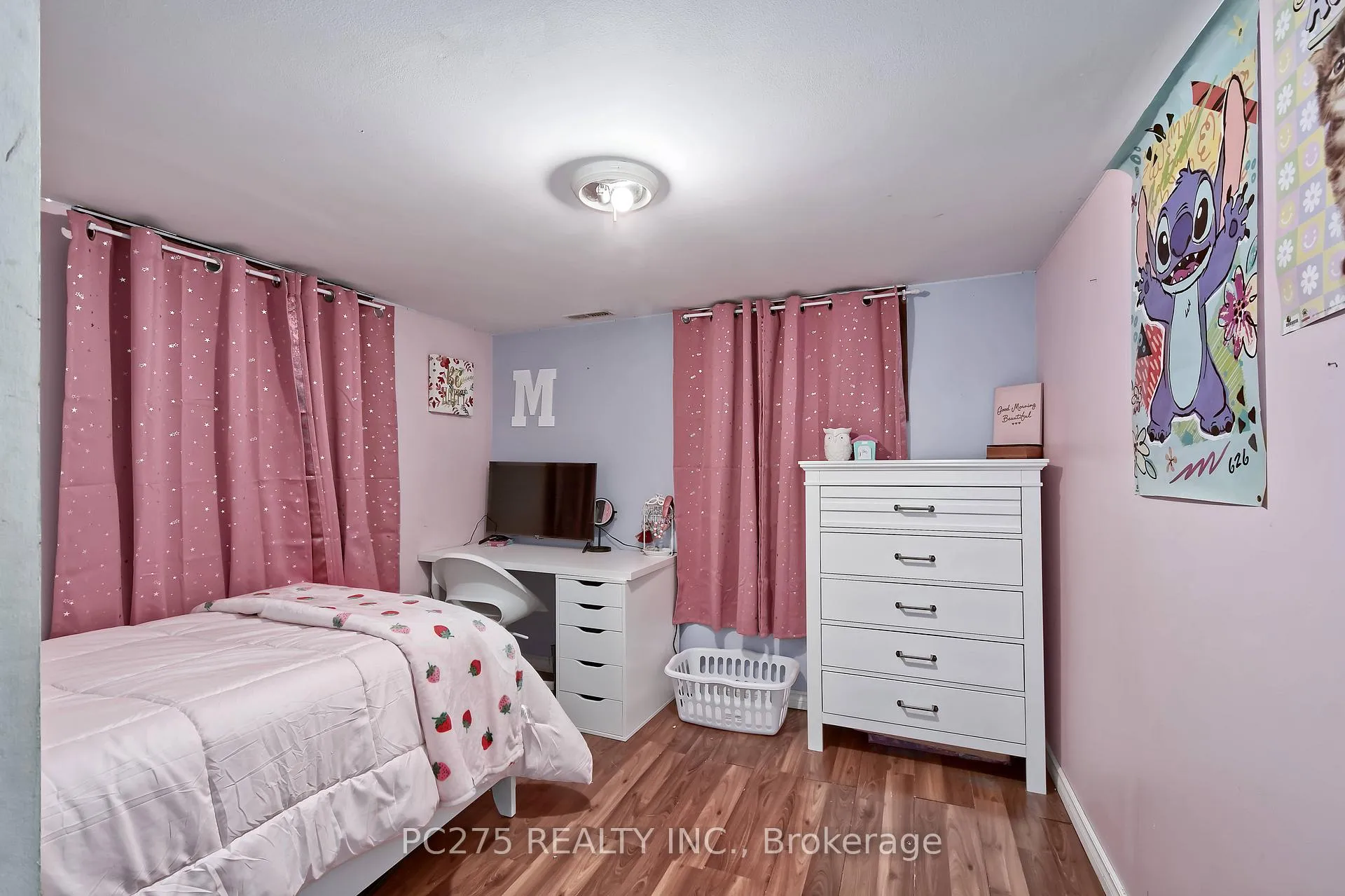 Photo 18 of 204 Taylor Street, London, East C — HOMEH