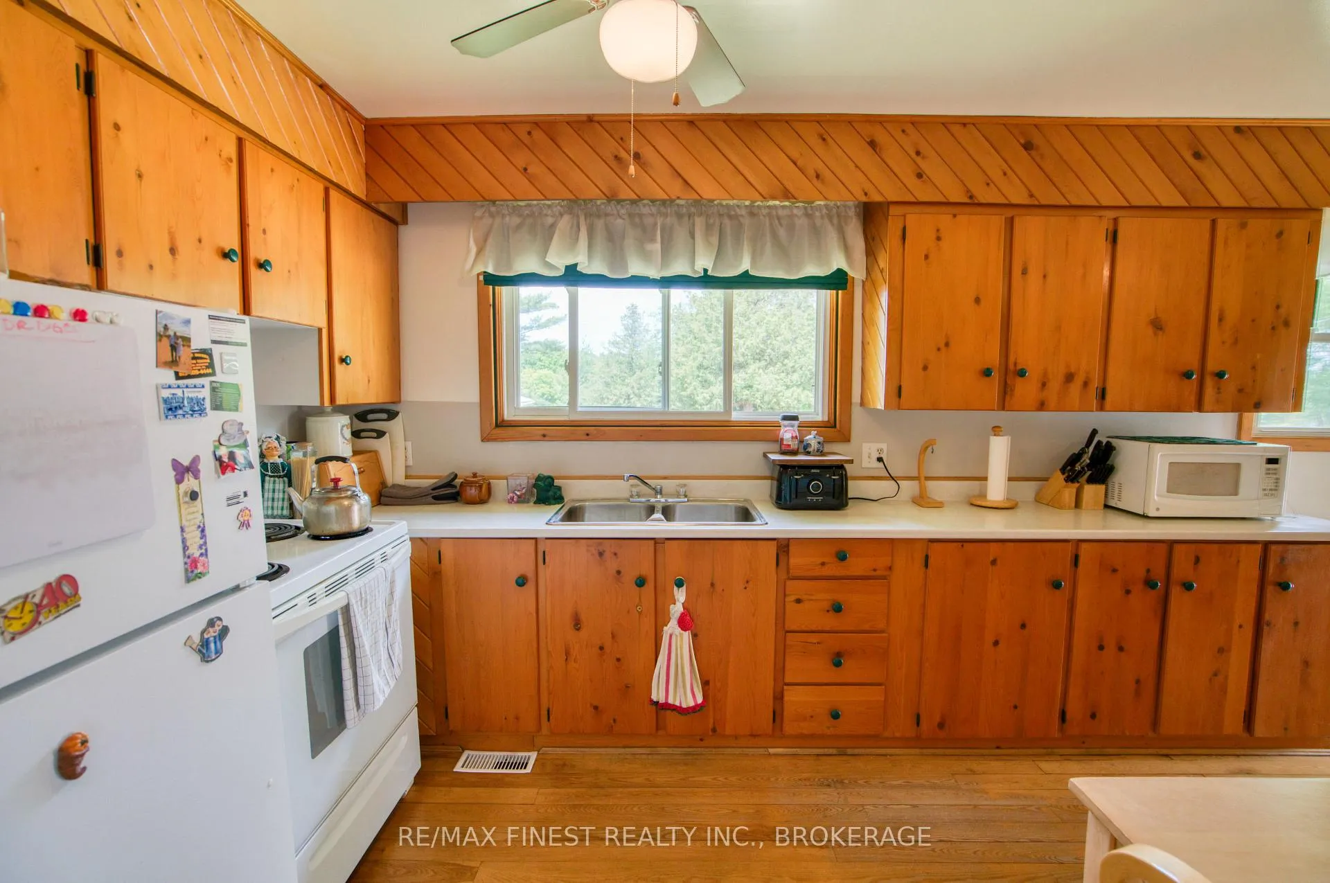 Photo 11 of 1015A Legion Road, Frontenac, Frontenac Centre — HOMEH