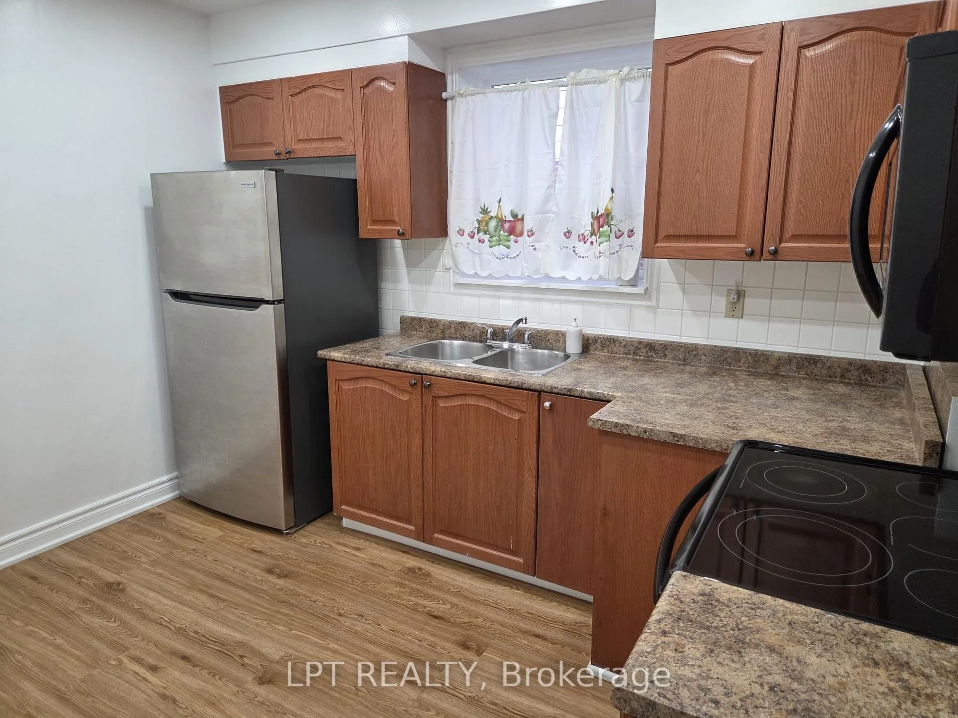 Photo 7 of Unit Upper Only, 478 Brimley Road, Scarborough, Kennedy Park — HOMEH