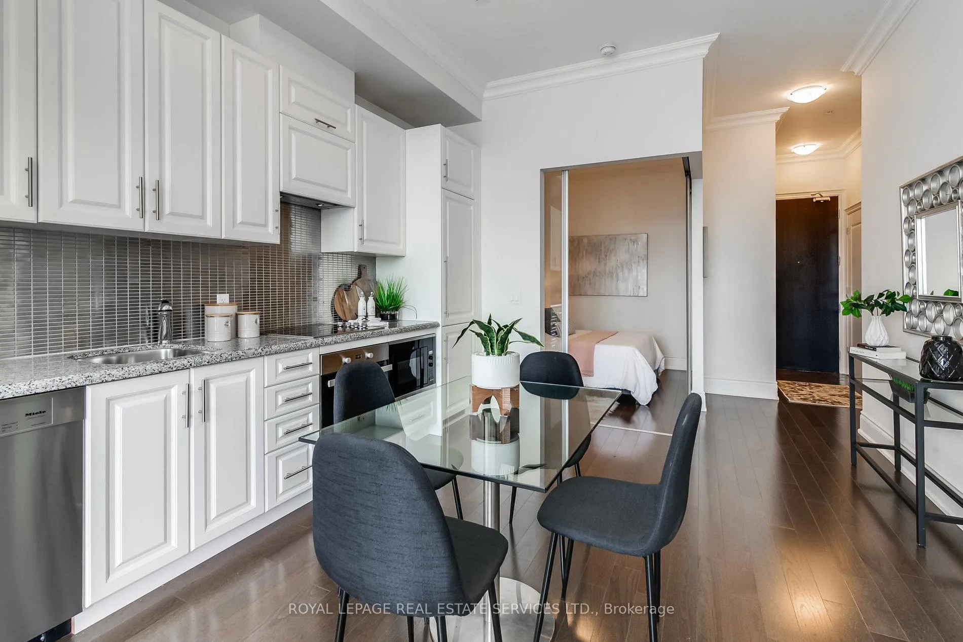Photo 9 of Unit 1016, 23 Glebe Road W, Toronto, Yonge-Eglinton — HOMEH
