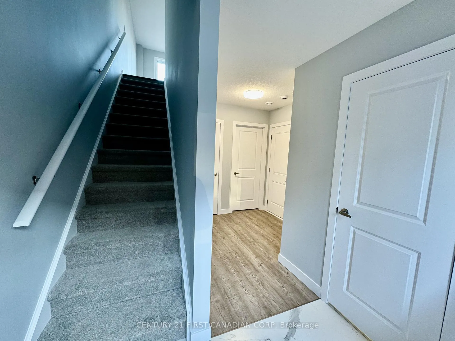 Photo 2 of Unit 26, 349 Southdale Road E, London, South W — HOMEH