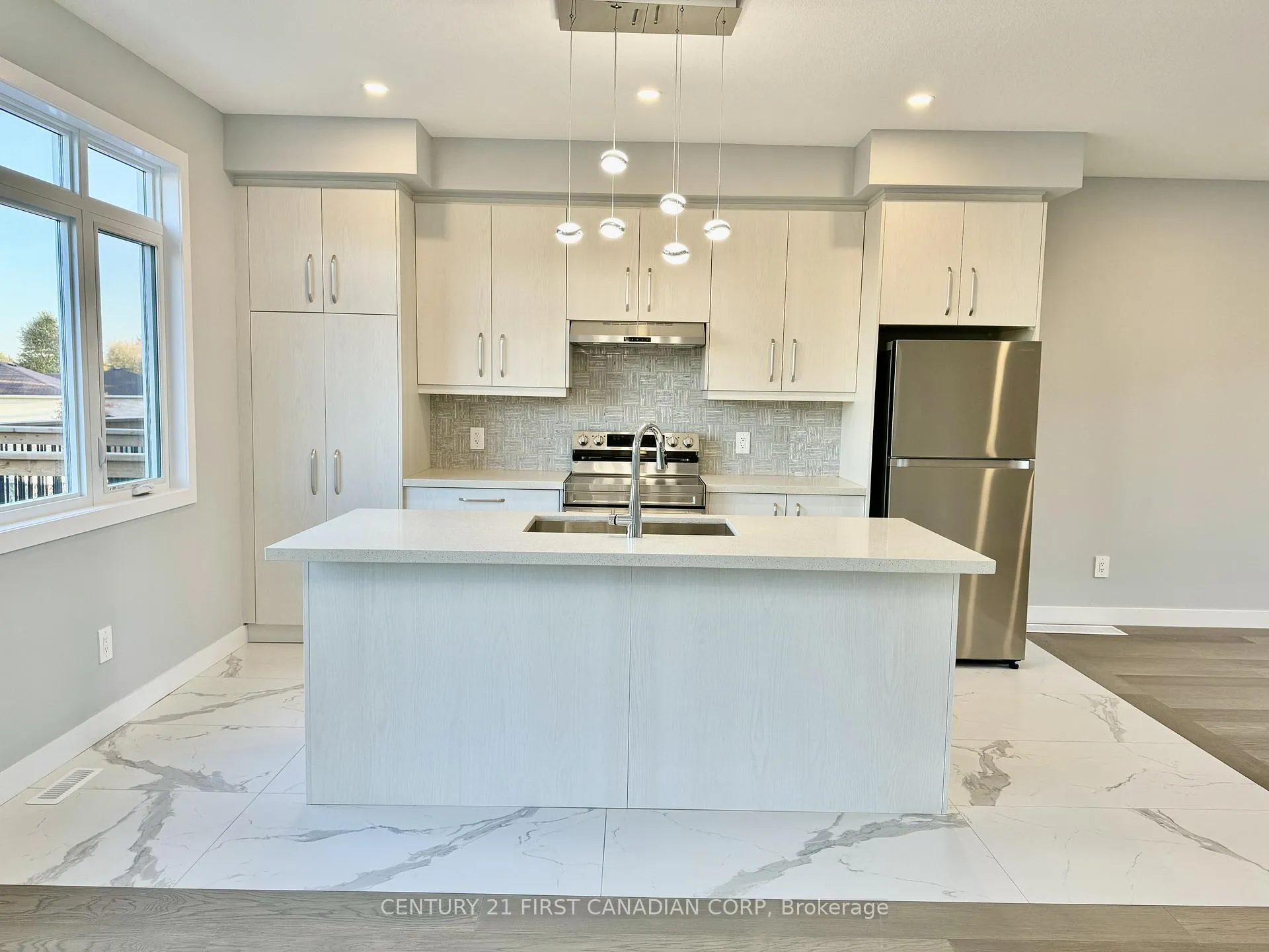 Photo 8 of Unit 26, 349 Southdale Road E, London, South W — HOMEH