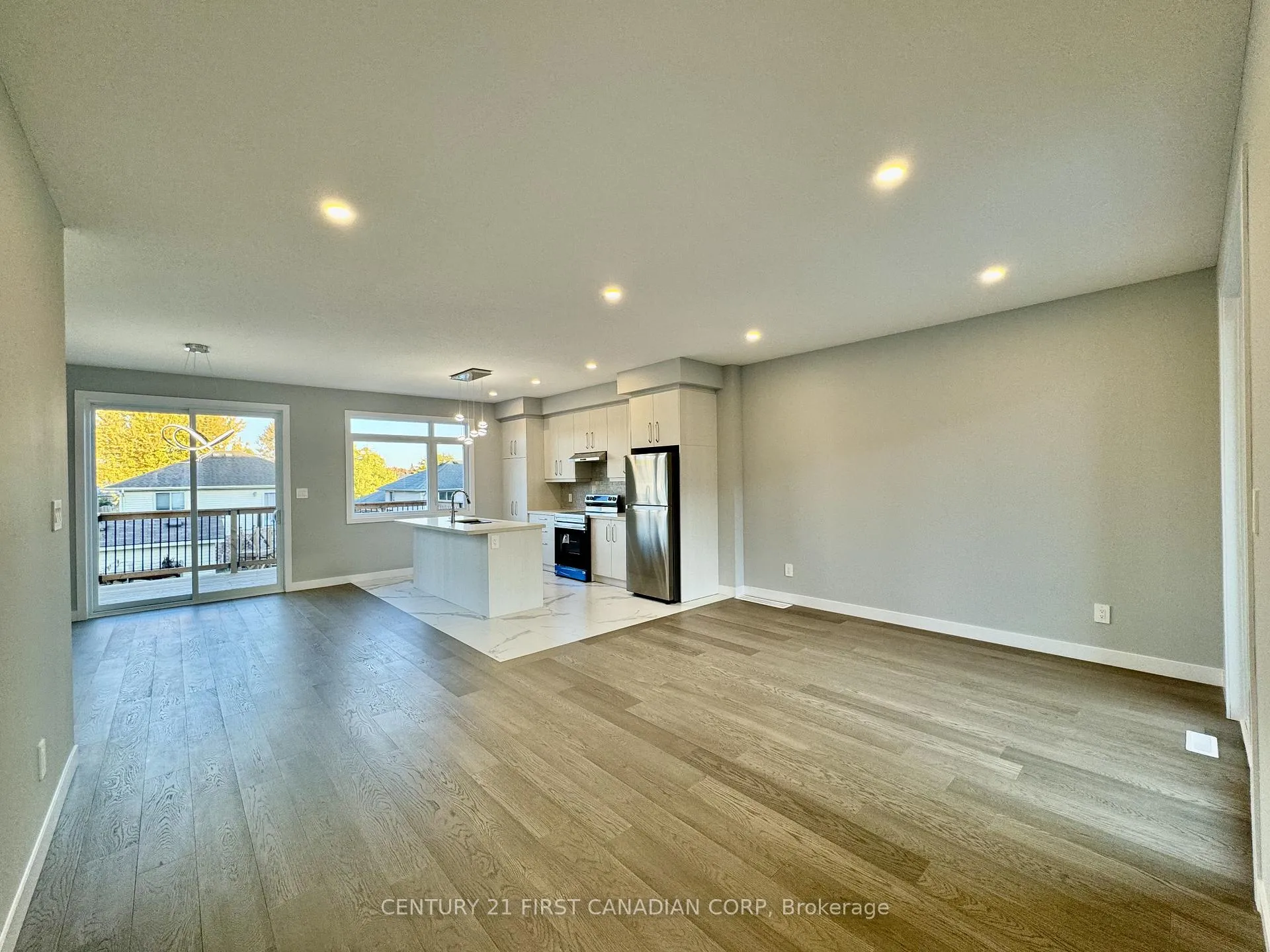 Photo 10 of Unit 26, 349 Southdale Road E, London, South W — HOMEH