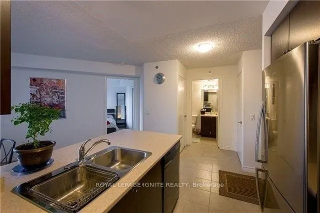 Photo 3 of Unit 407, 35 Saranac Boulevard, Toronto, Englemount-Lawrence — HOMEH
