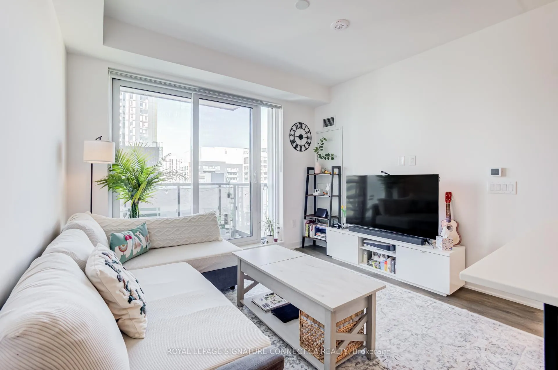 Photo 2 of Unit 1307, 130 River Street, Toronto, Regent Park — HOMEH