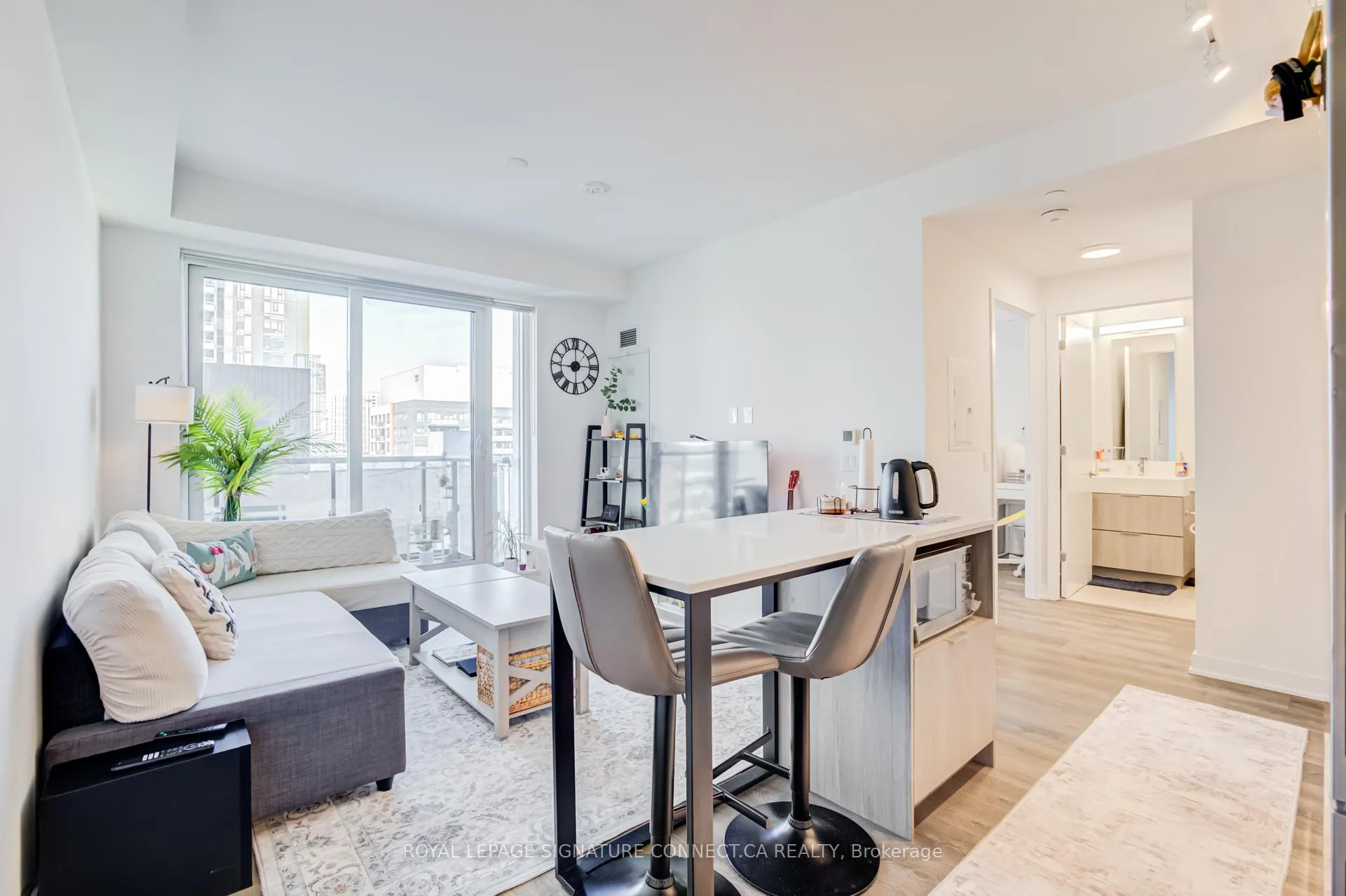 Photo 5 of Unit 1307, 130 River Street, Toronto, Regent Park — HOMEH