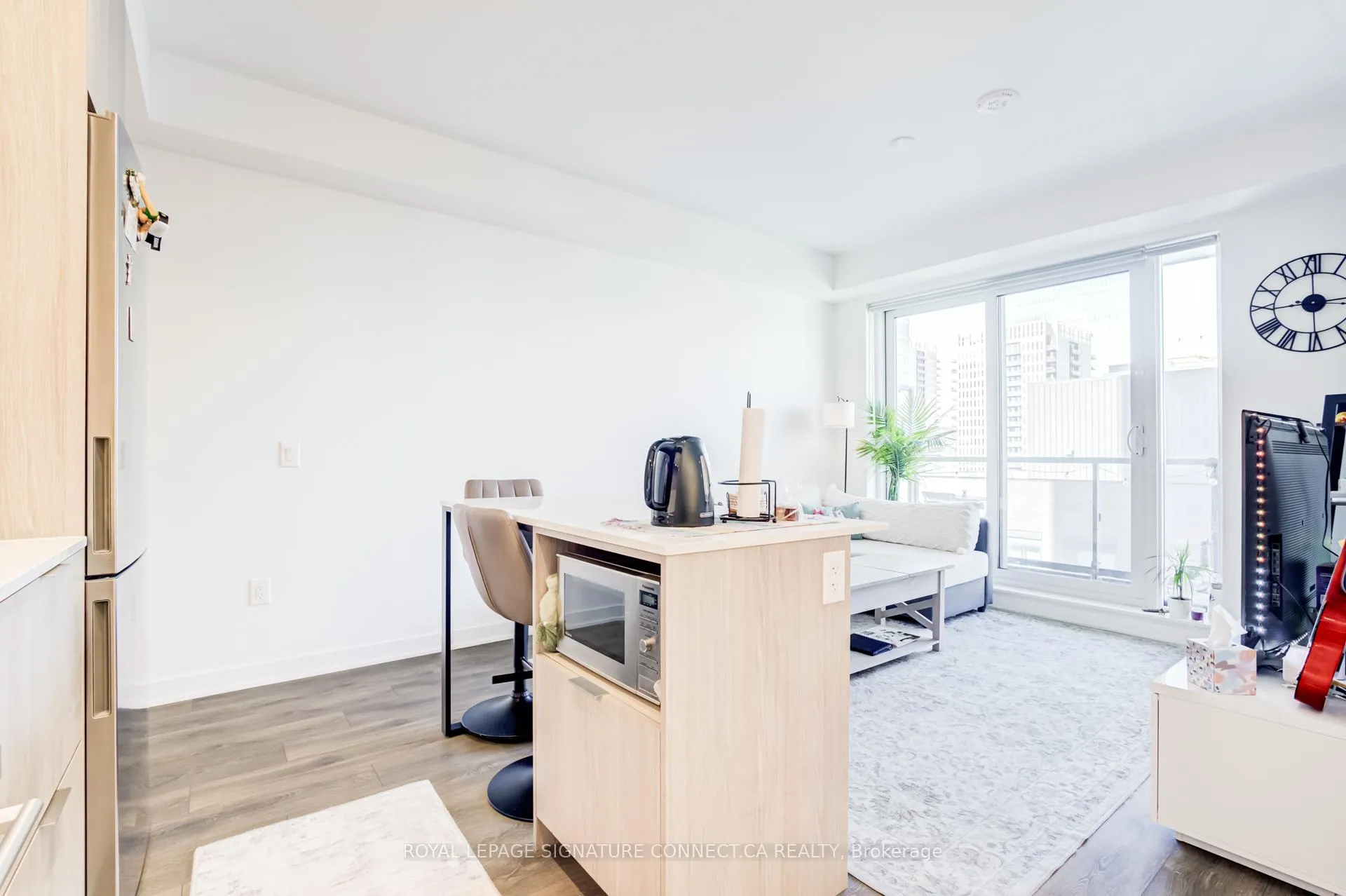 Photo 6 of Unit 1307, 130 River Street, Toronto, Regent Park — HOMEH