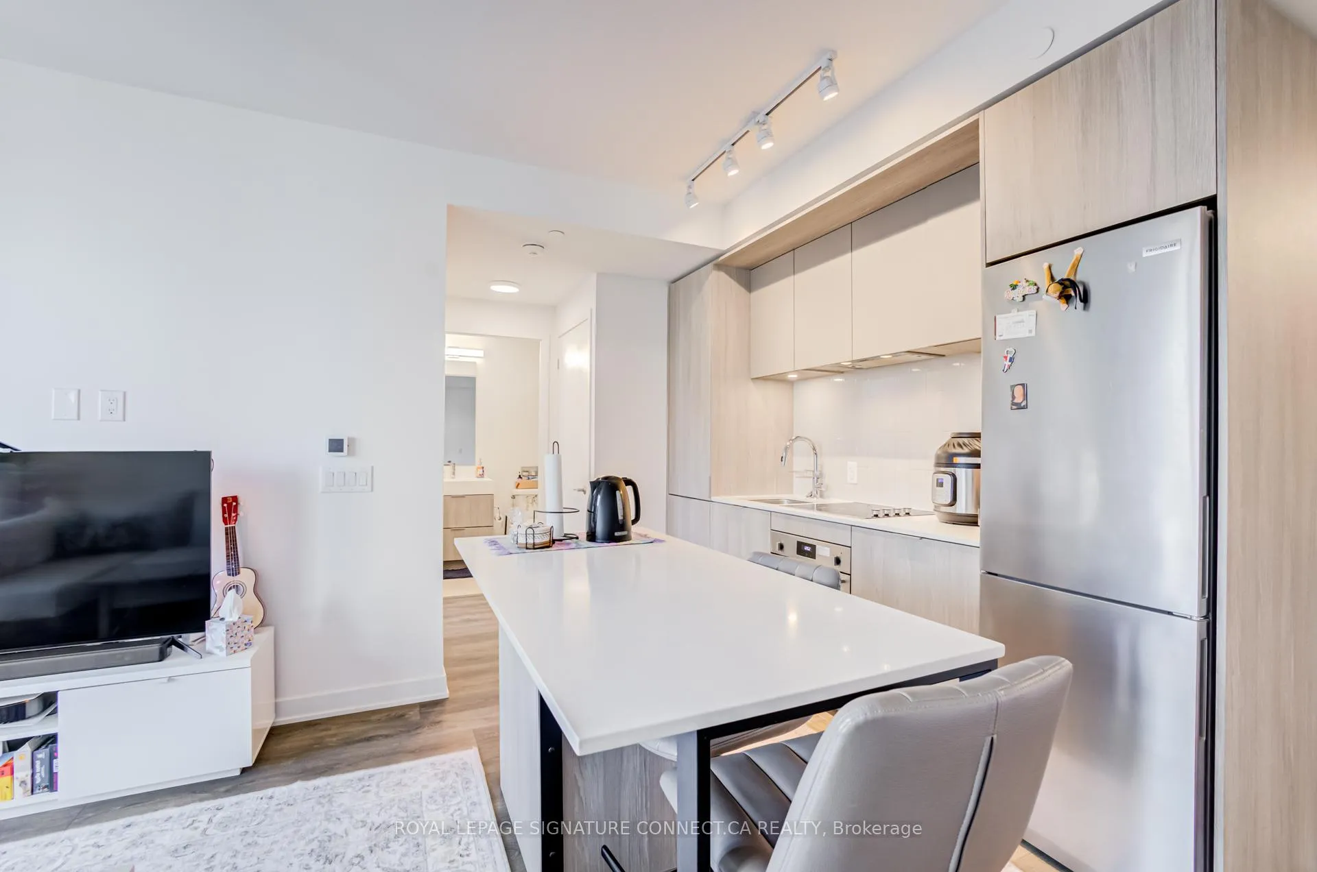 Photo 9 of Unit 1307, 130 River Street, Toronto, Regent Park — HOMEH
