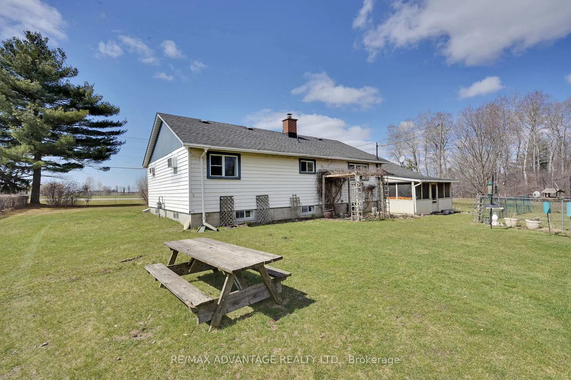 Photo 37 of 2678 Dorchester Road, Thames Centre, Rural Thames Centre — HOMEH