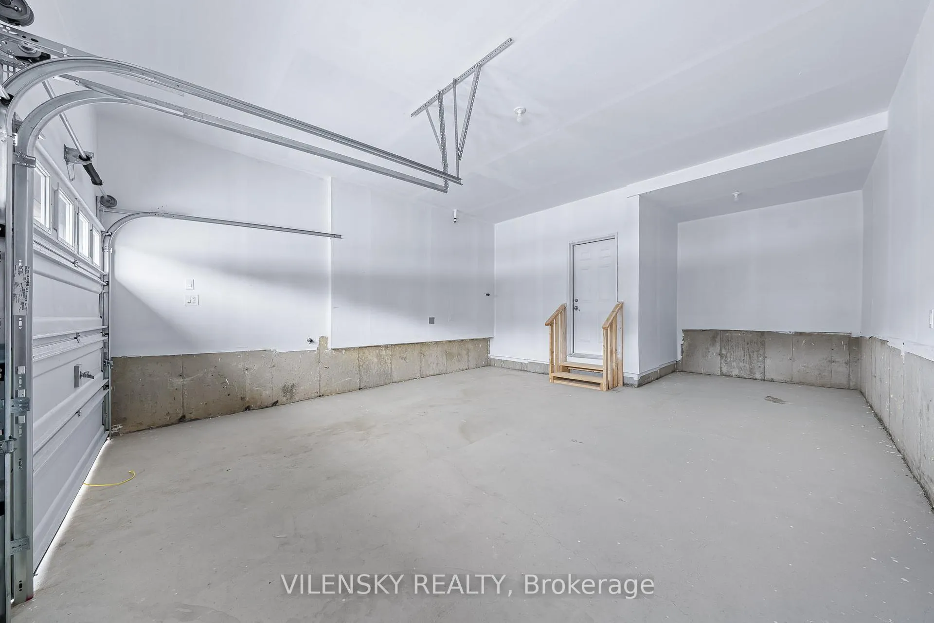 Photo 32 of 39 Periwinkle Road, Springwater, Midhurst — HOMEH