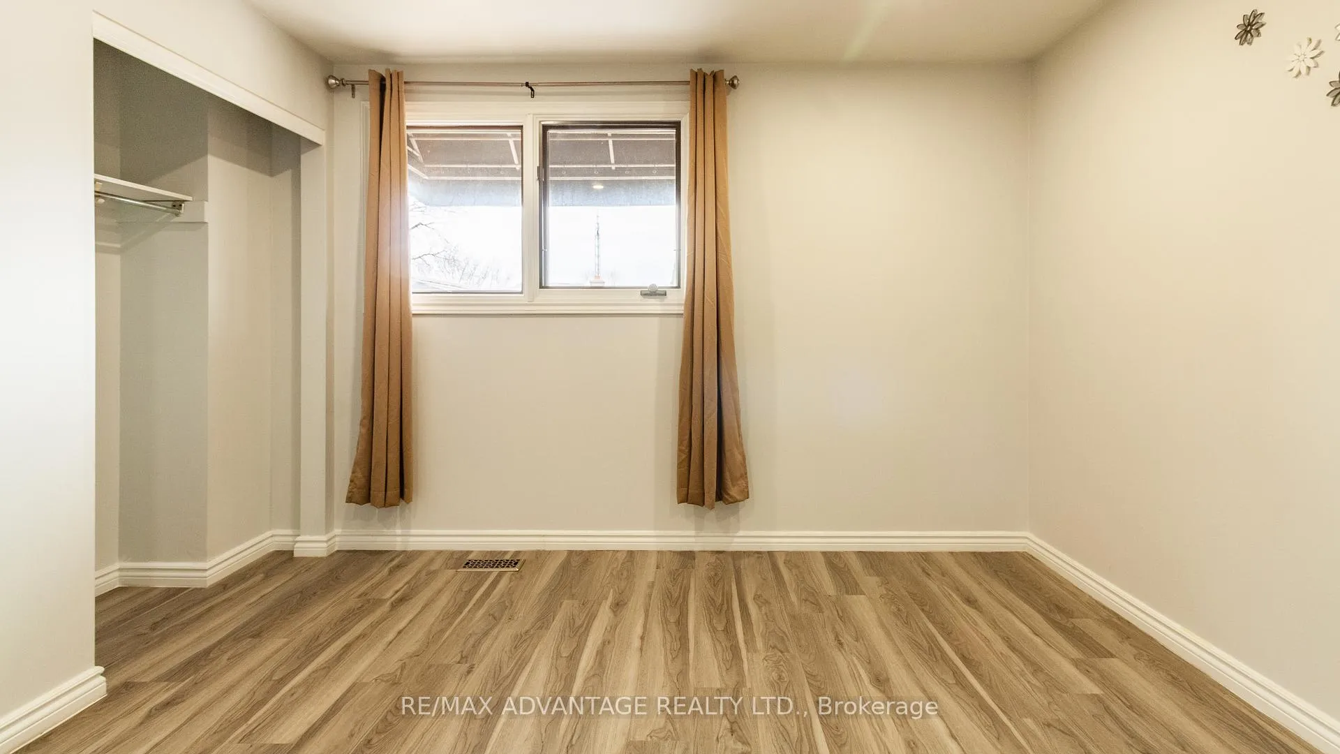 Photo 15 of 190 Fairview Avenue, St. Thomas — HOMEH