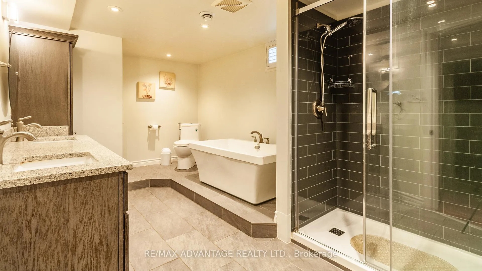 Photo 18 of 190 Fairview Avenue, St. Thomas — HOMEH