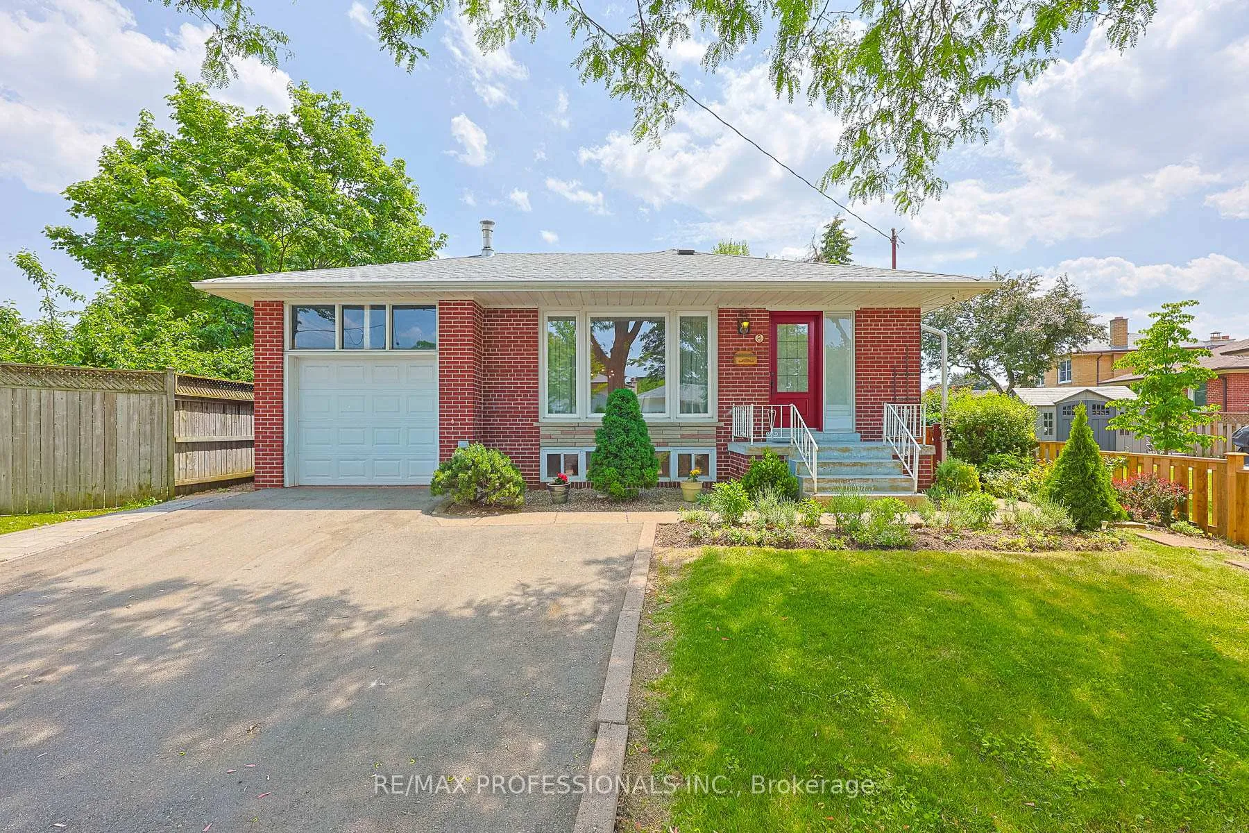 Photo 1 of 3 Embers Drive, Etobicoke, Eringate-Centennial-West Deane — HOMEH