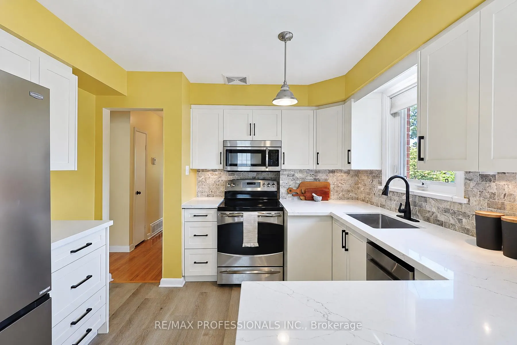 Photo 12 of 3 Embers Drive, Etobicoke, Eringate-Centennial-West Deane — HOMEH