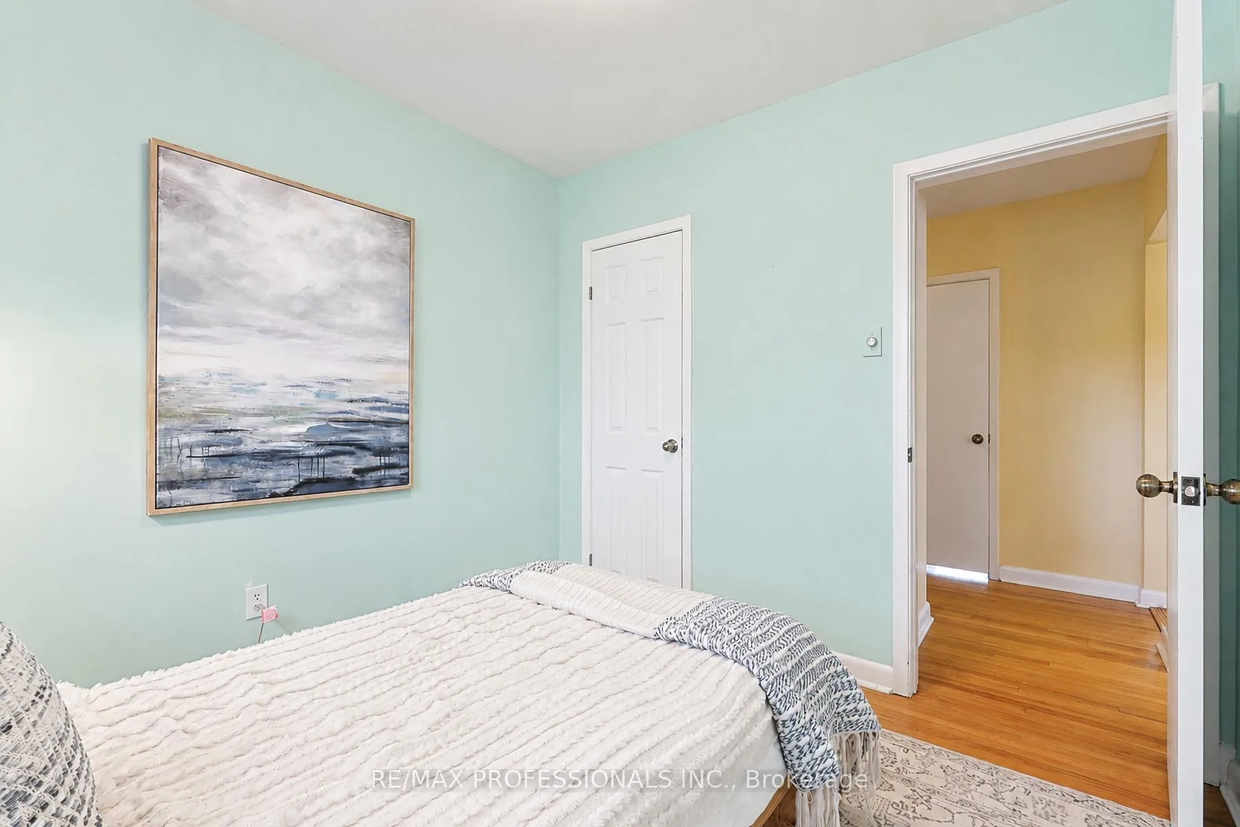 Photo 15 of 3 Embers Drive, Etobicoke, Eringate-Centennial-West Deane — HOMEH