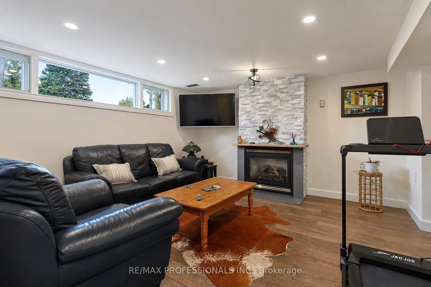 Photo 33 of 3 Embers Drive, Etobicoke, Eringate-Centennial-West Deane — HOMEH