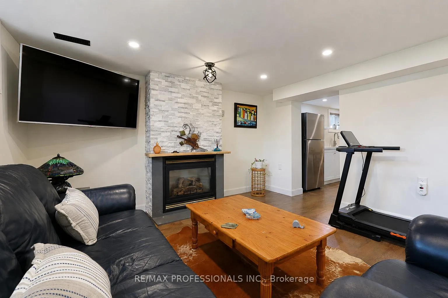 Photo 34 of 3 Embers Drive, Etobicoke, Eringate-Centennial-West Deane — HOMEH