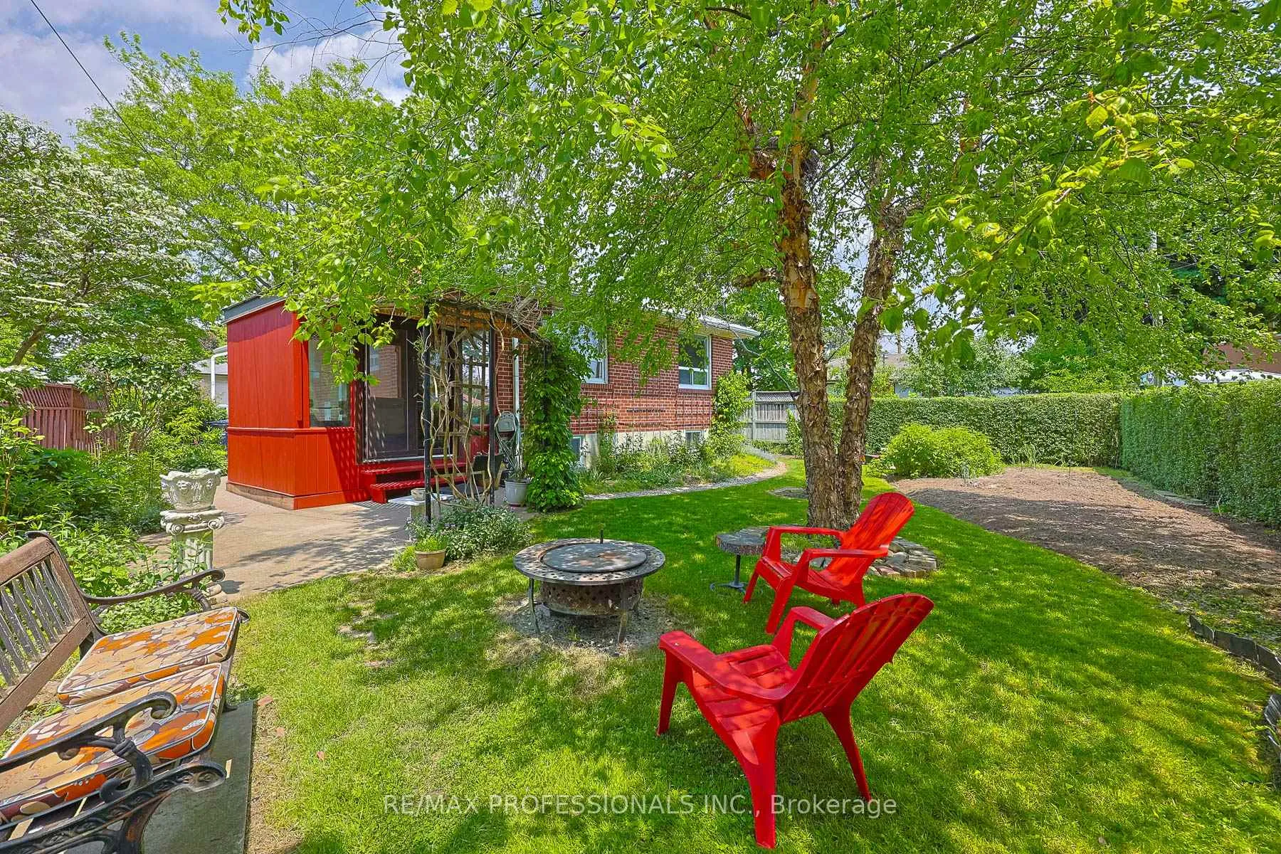 Photo 40 of 3 Embers Drive, Etobicoke, Eringate-Centennial-West Deane — HOMEH