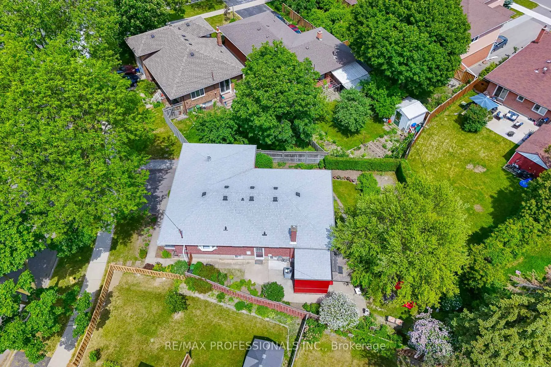 Photo 44 of 3 Embers Drive, Etobicoke, Eringate-Centennial-West Deane — HOMEH