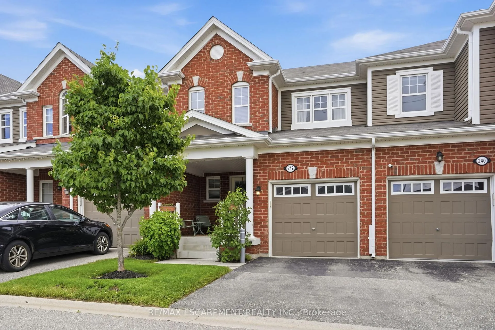Photo 2 of 242 Waterbrook Lane, Kitchener, Doon South — HOMEH