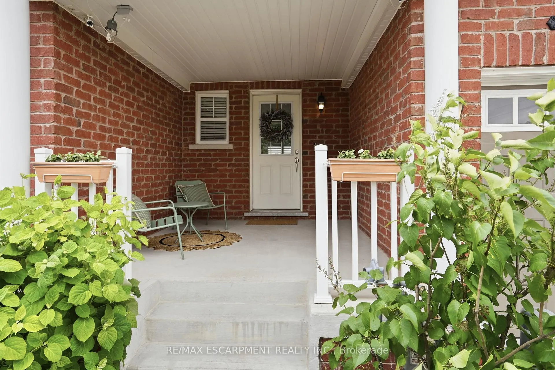 Photo 4 of 242 Waterbrook Lane, Kitchener, Doon South — HOMEH