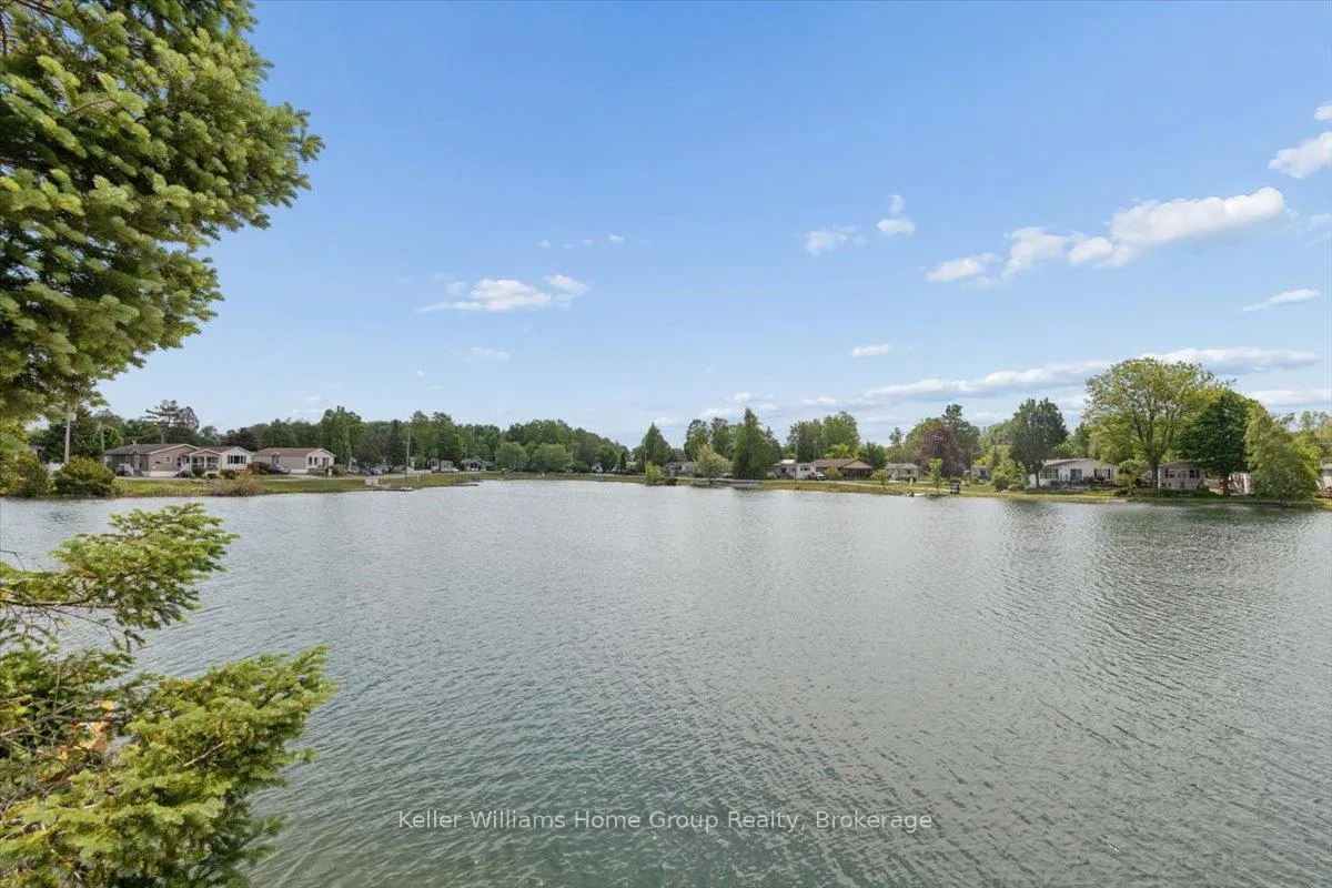 Photo 5 of 10 Hemlock Crescent, Puslinch, Rural Puslinch East — HOMEH