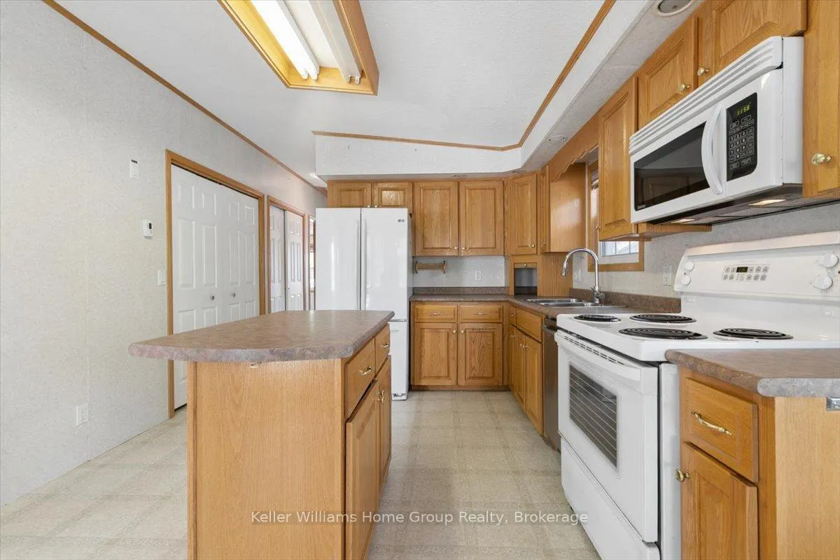 Photo 30 of 10 Hemlock Crescent, Puslinch, Rural Puslinch East — HOMEH