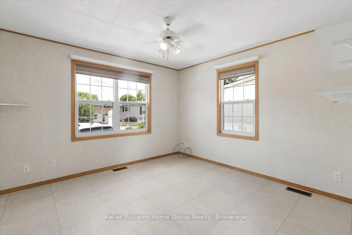 Photo 39 of 10 Hemlock Crescent, Puslinch, Rural Puslinch East — HOMEH
