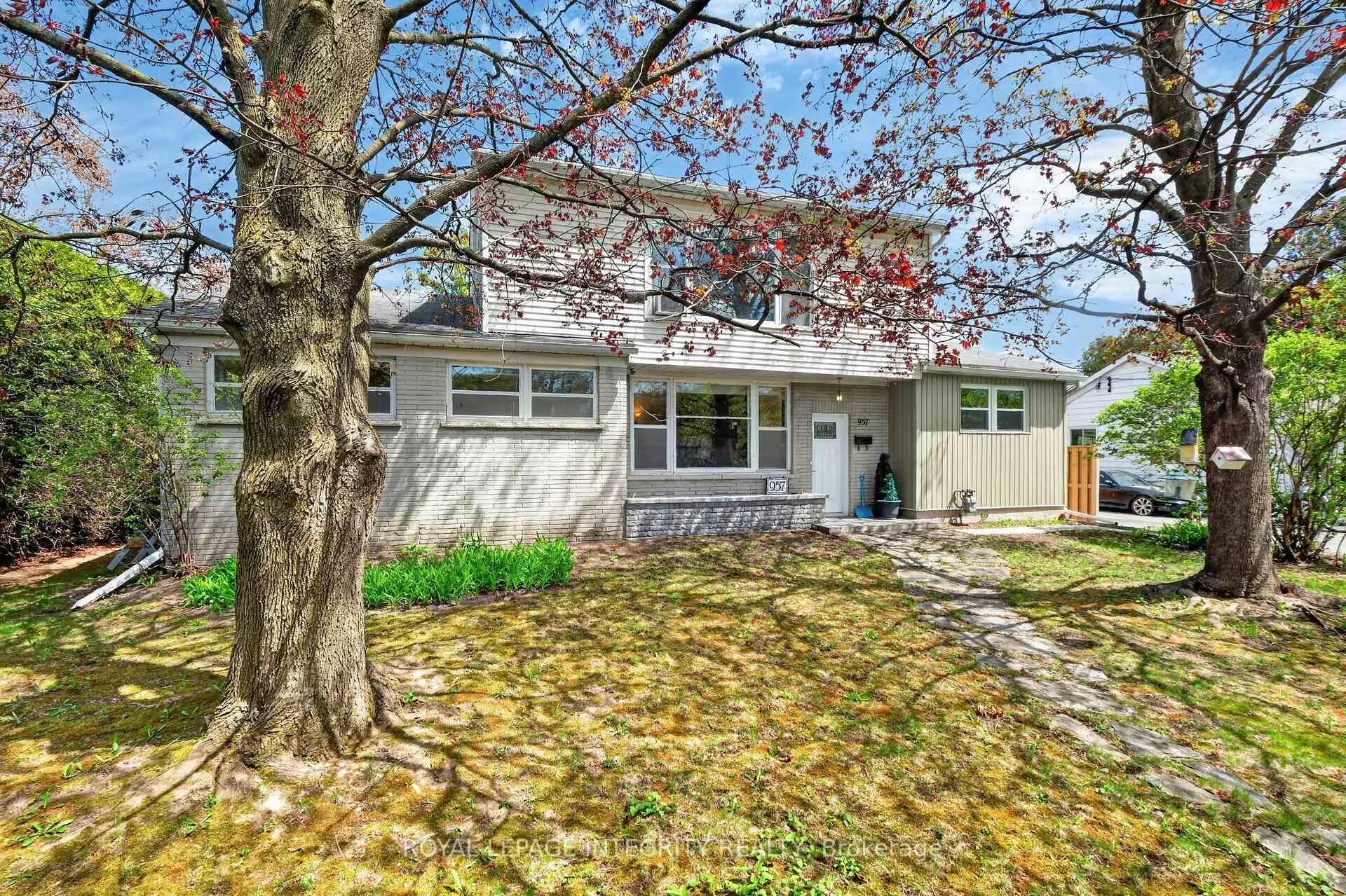 Photo 2 of 957 Blair Road, Ottawa, Cardinal Heights — HOMEH