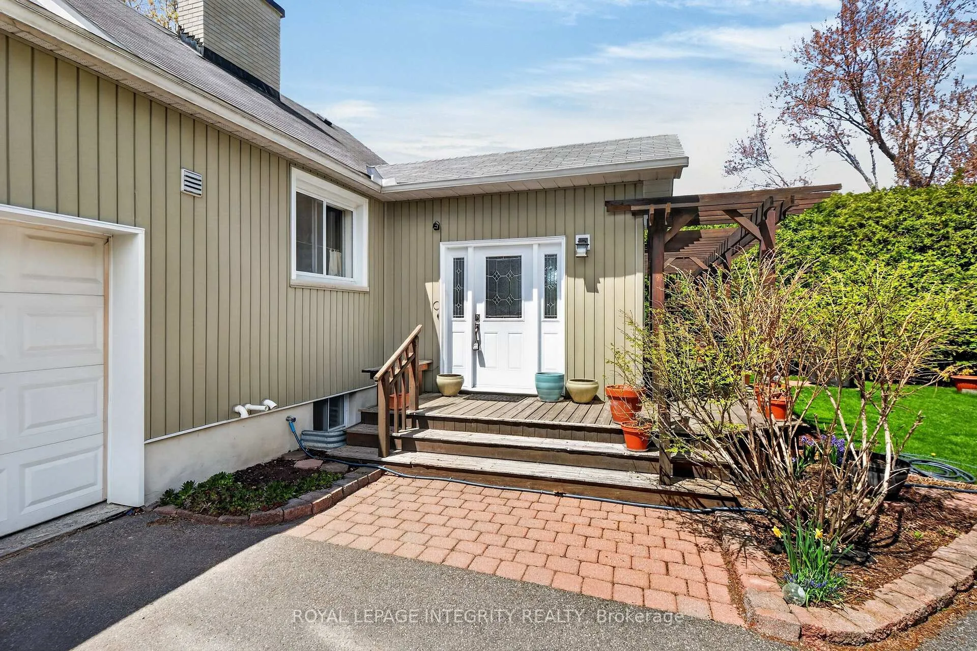 Photo 6 of 957 Blair Road, Ottawa, Cardinal Heights — HOMEH