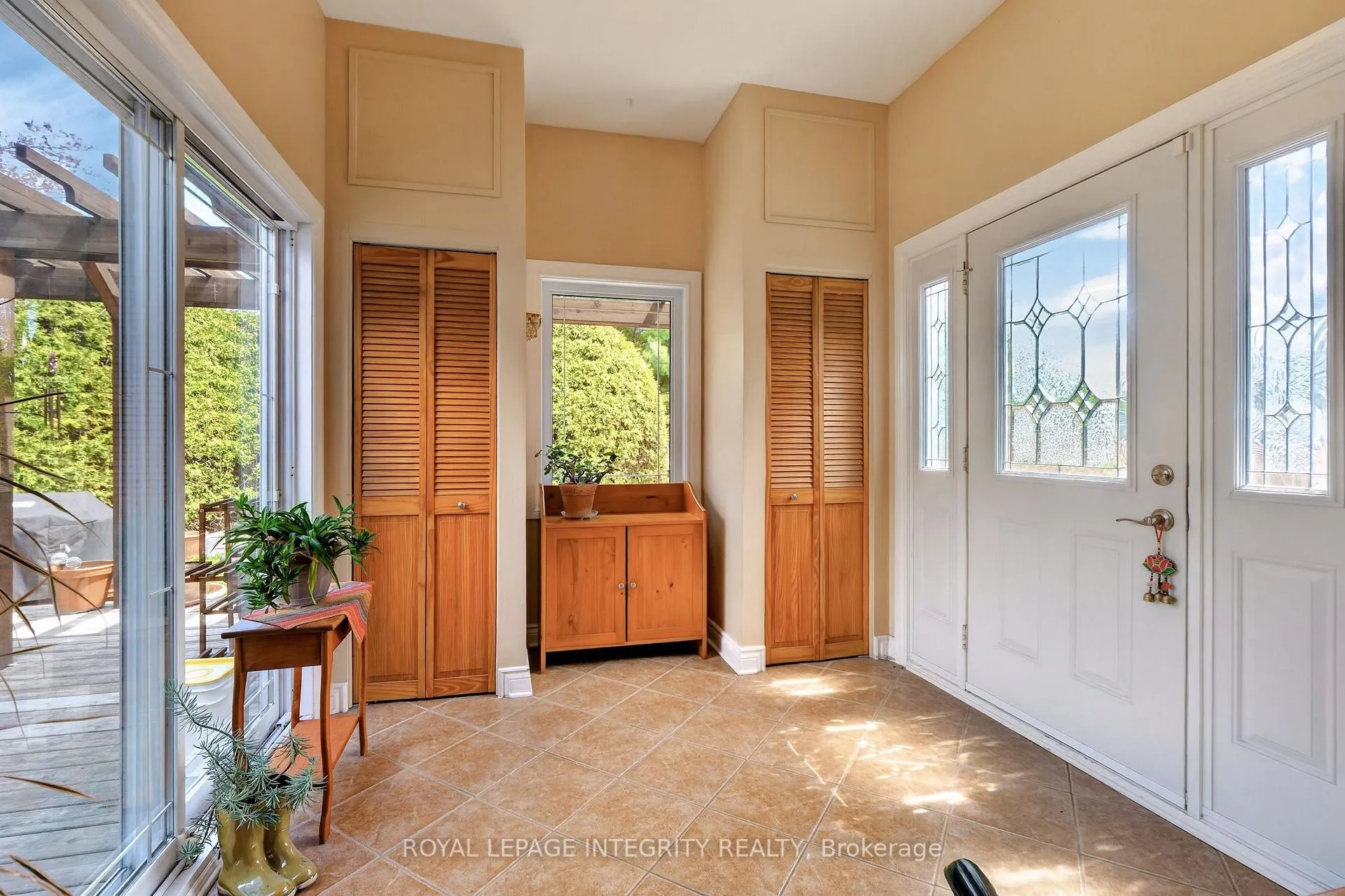 Photo 7 of 957 Blair Road, Ottawa, Cardinal Heights — HOMEH