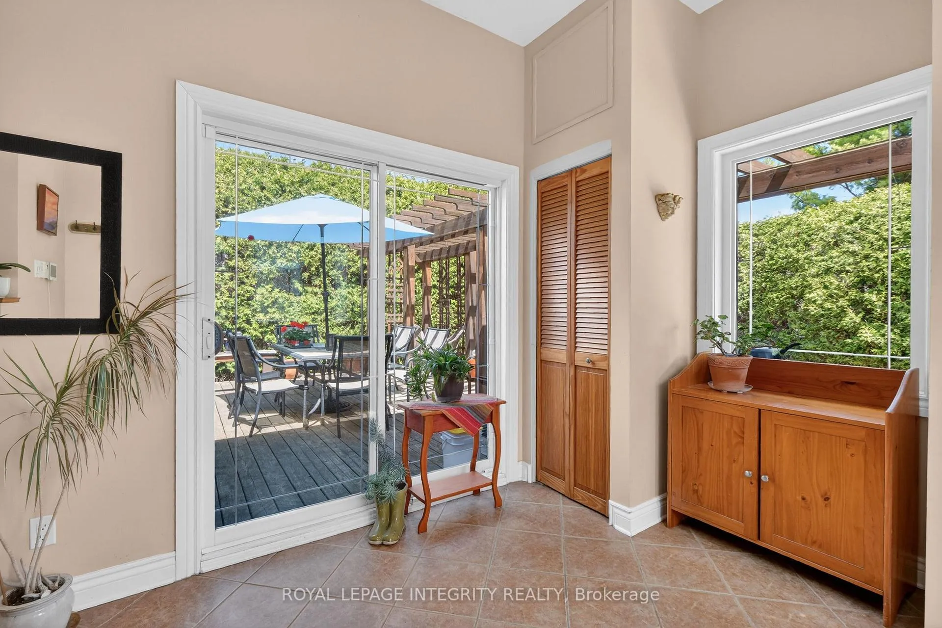 Photo 8 of 957 Blair Road, Ottawa, Cardinal Heights — HOMEH