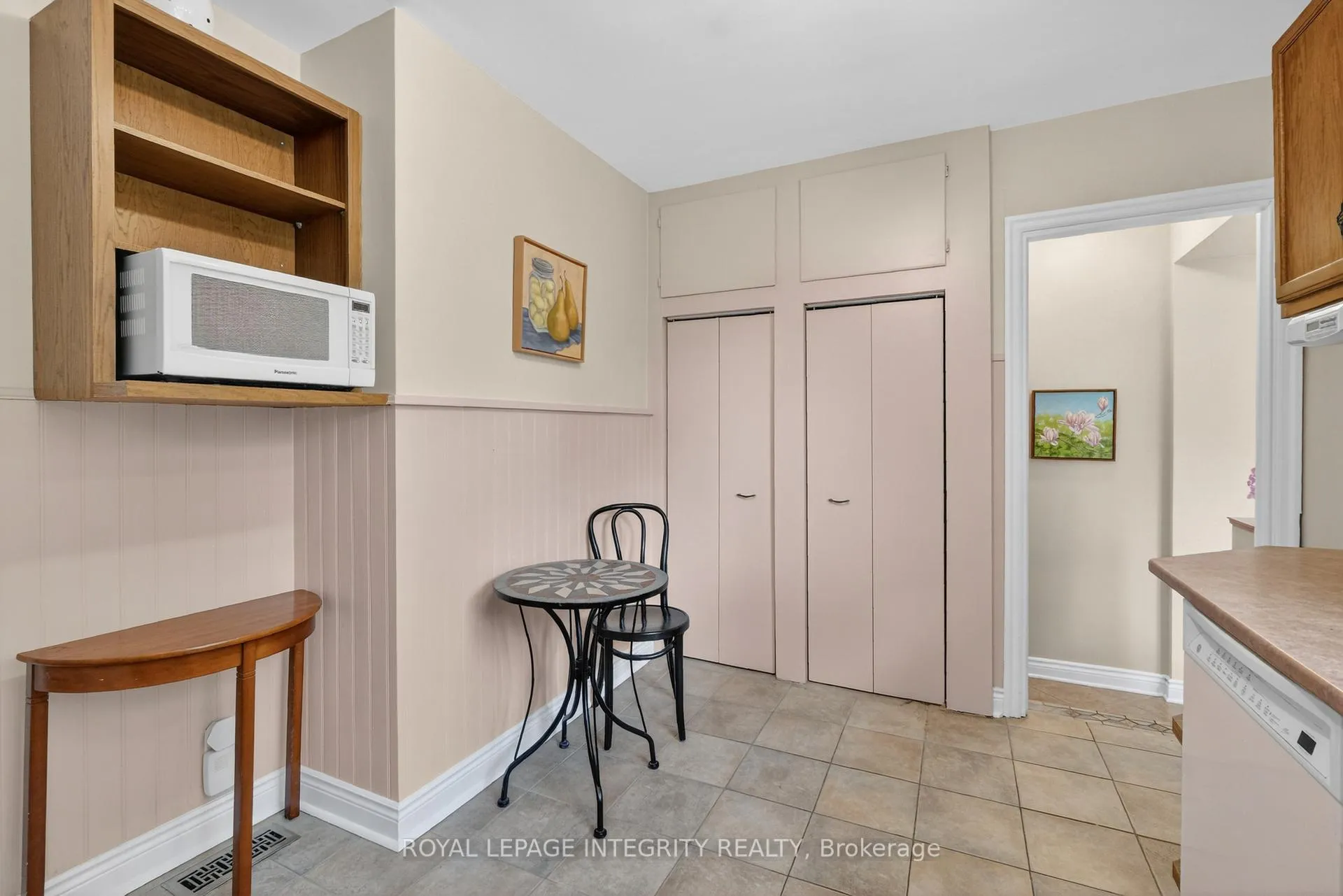 Photo 13 of 957 Blair Road, Ottawa, Cardinal Heights — HOMEH