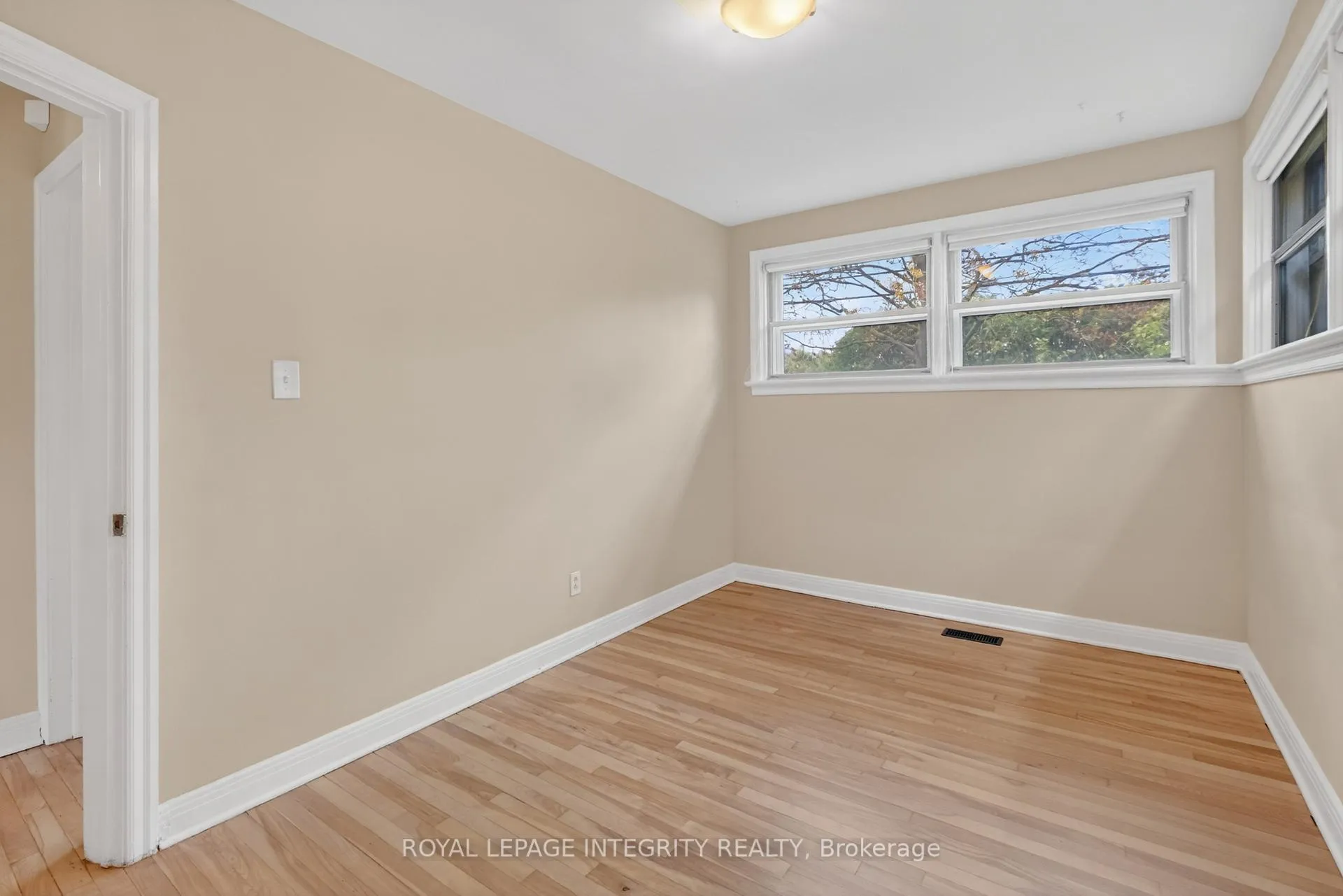 Photo 22 of 957 Blair Road, Ottawa, Cardinal Heights — HOMEH