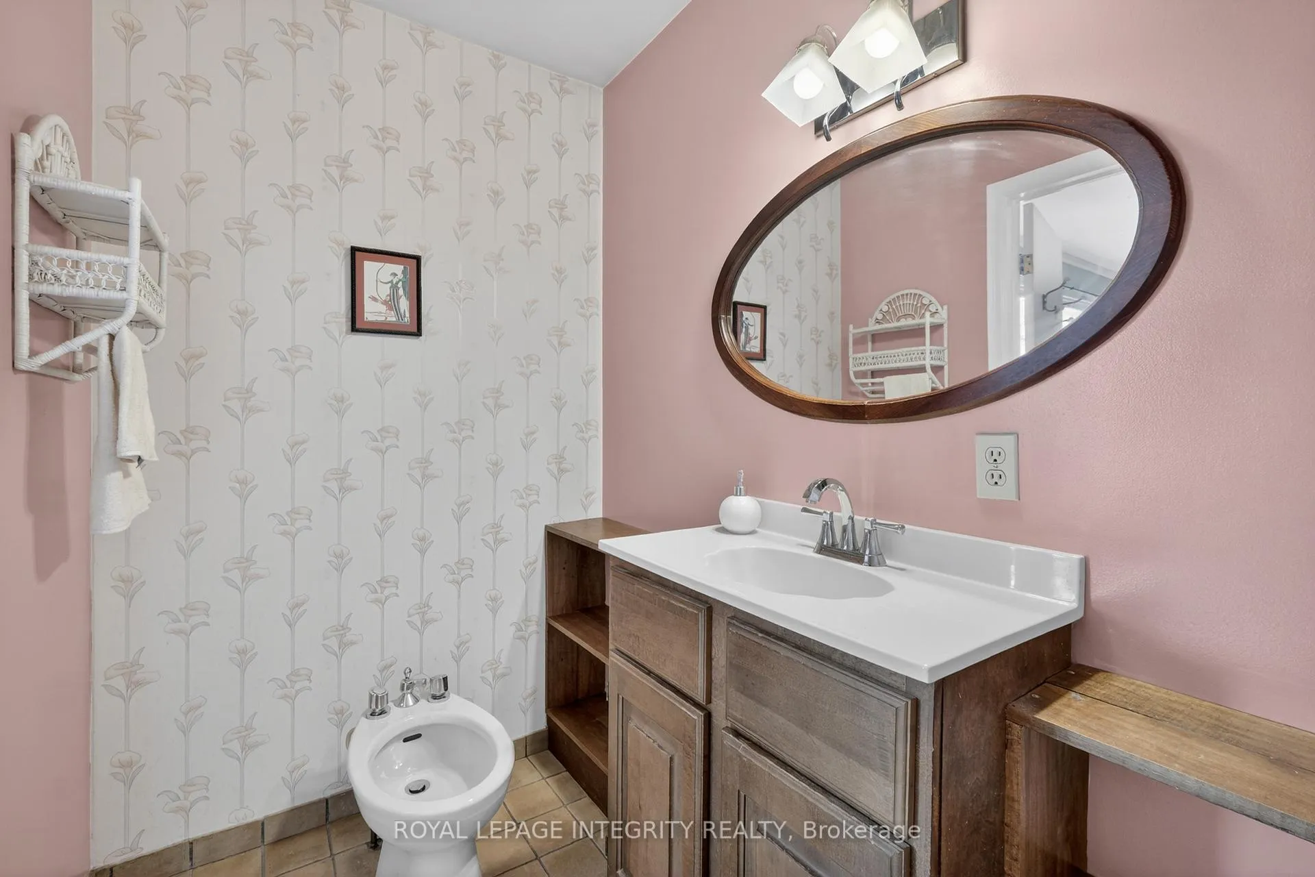 Photo 32 of 957 Blair Road, Ottawa, Cardinal Heights — HOMEH