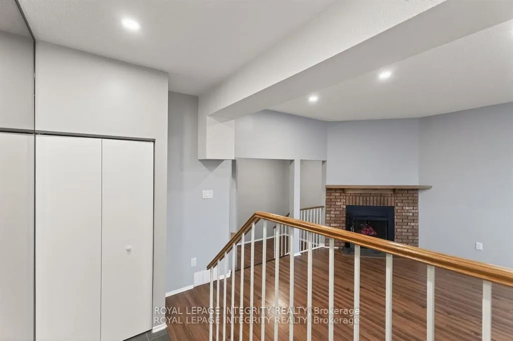 Photo 6 of Unit A, 207 Woodfield Drive, Ottawa, Tanglewood — HOMEH
