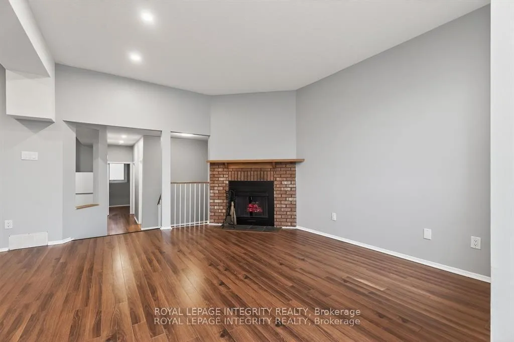 Photo 8 of Unit A, 207 Woodfield Drive, Ottawa, Tanglewood — HOMEH