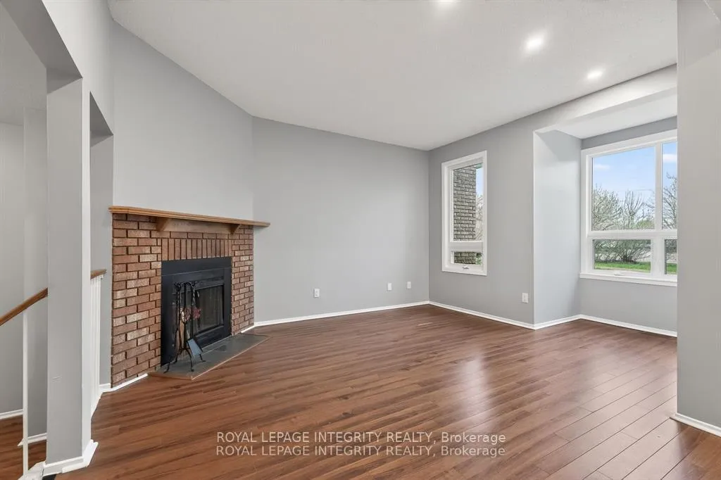 Photo 9 of Unit A, 207 Woodfield Drive, Ottawa, Tanglewood — HOMEH
