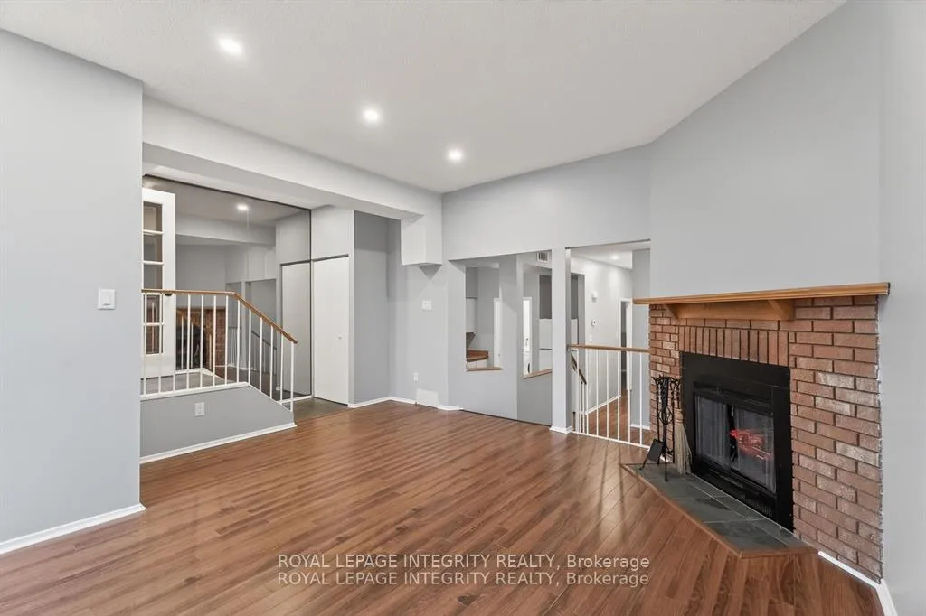 Photo 10 of Unit A, 207 Woodfield Drive, Ottawa, Tanglewood — HOMEH