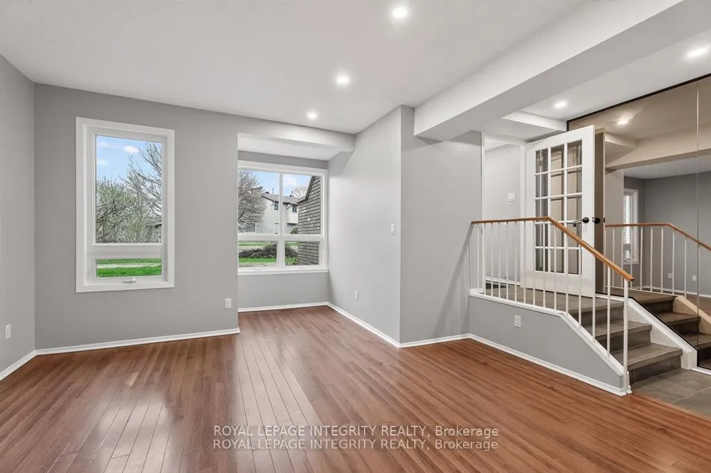 Photo 11 of Unit A, 207 Woodfield Drive, Ottawa, Tanglewood — HOMEH