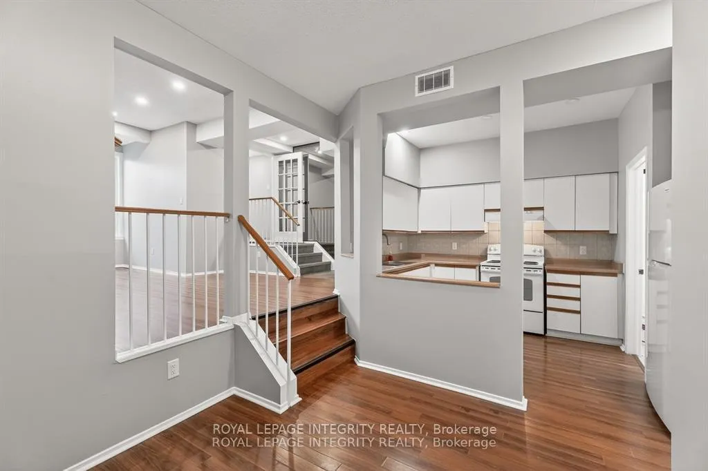 Photo 13 of Unit A, 207 Woodfield Drive, Ottawa, Tanglewood — HOMEH