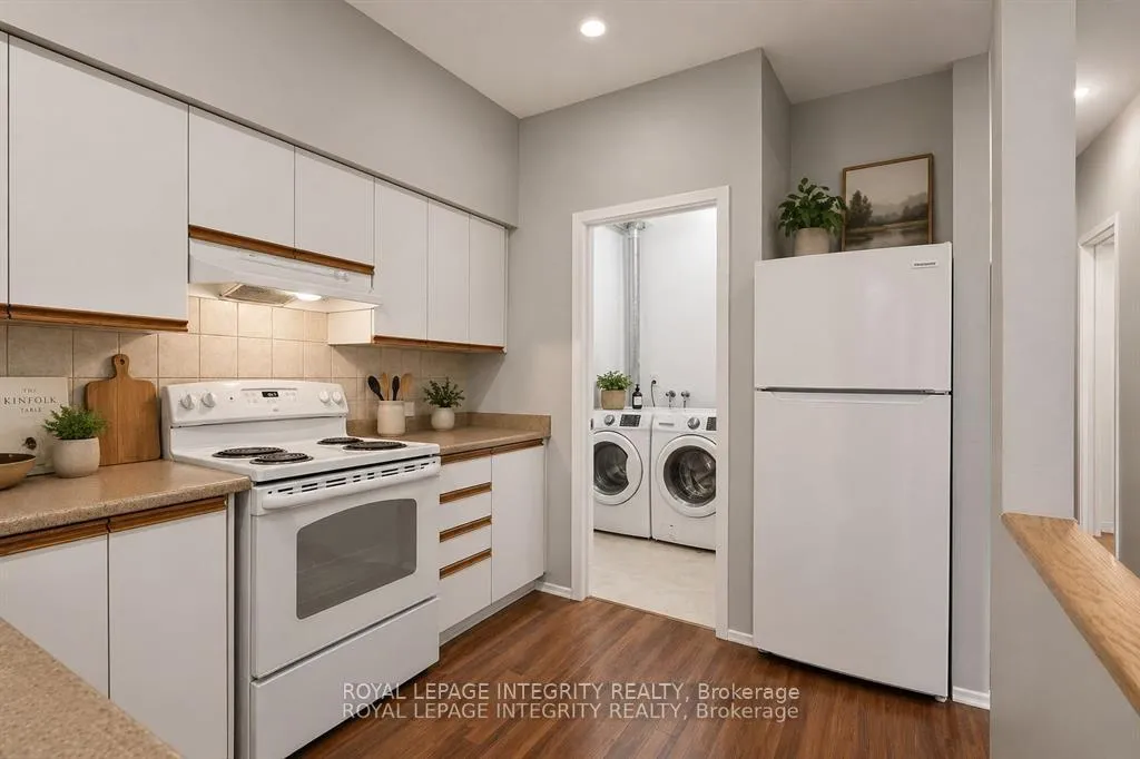 Photo 14 of Unit A, 207 Woodfield Drive, Ottawa, Tanglewood — HOMEH