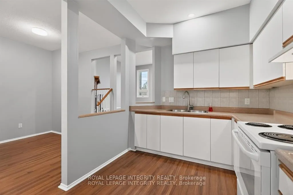 Photo 16 of Unit A, 207 Woodfield Drive, Ottawa, Tanglewood — HOMEH