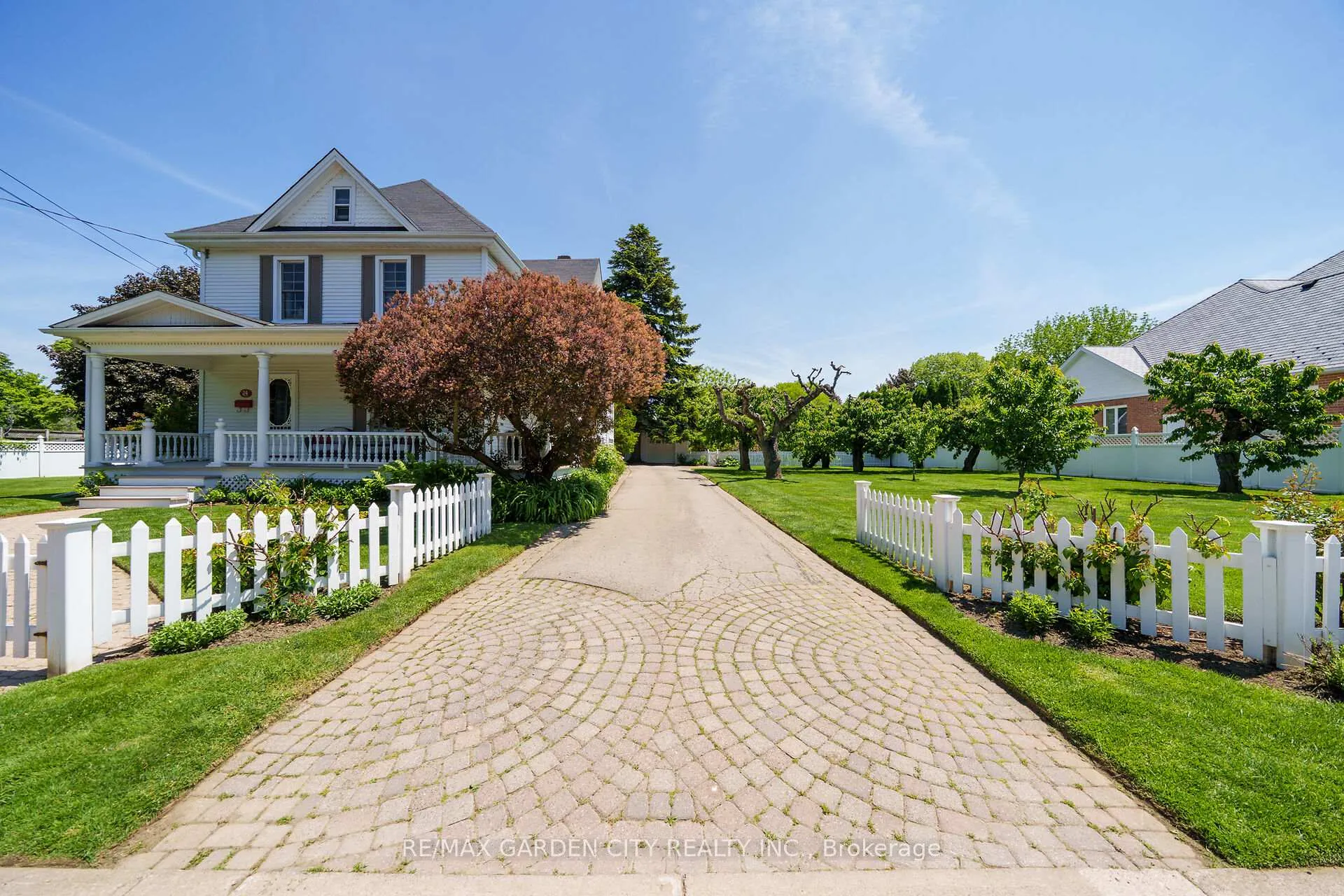Photo 6 of 24-26 Maple Avenue, Grimsby, Grimsby East — HOMEH
