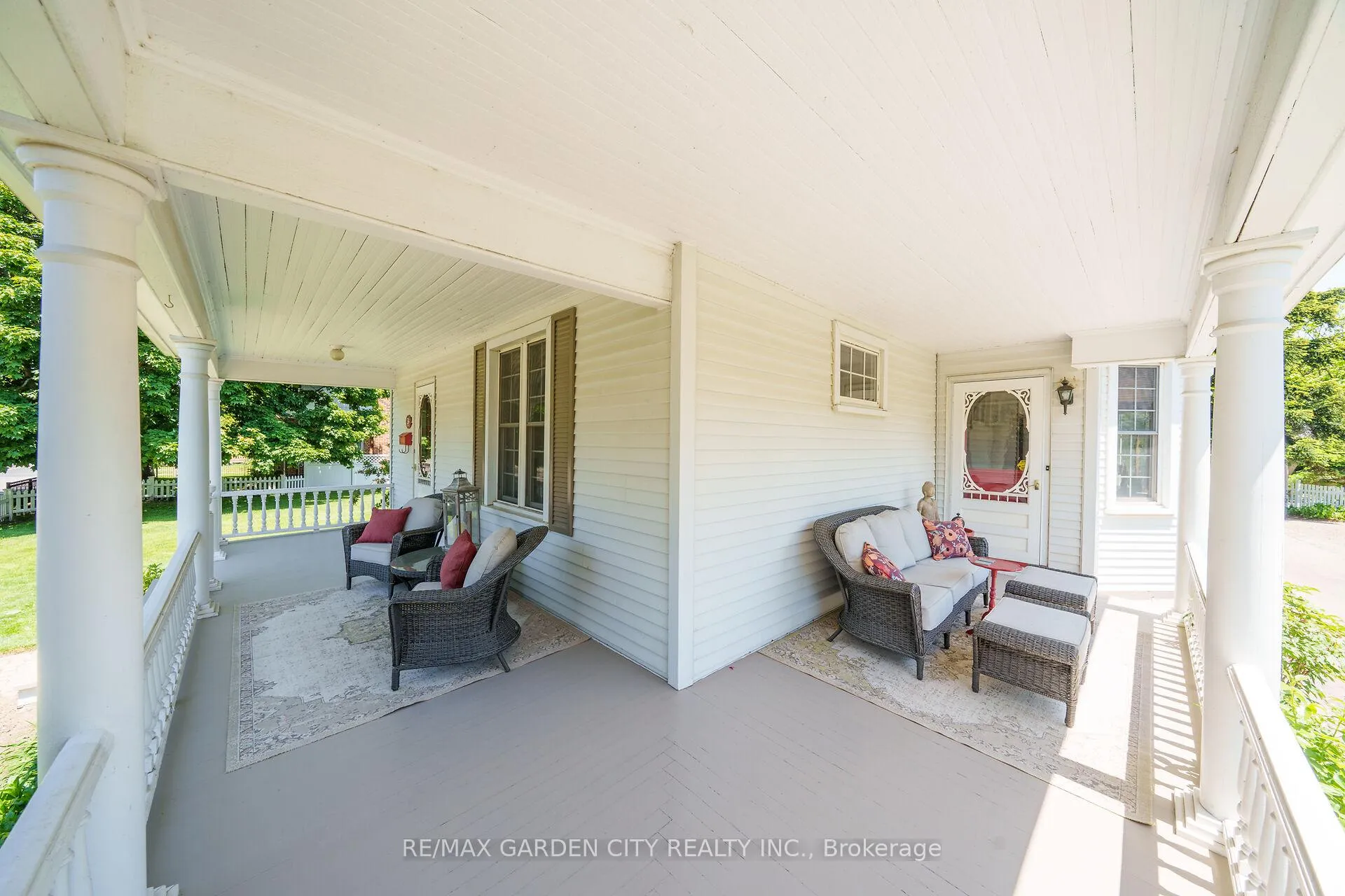 Photo 8 of 24-26 Maple Avenue, Grimsby, Grimsby East — HOMEH