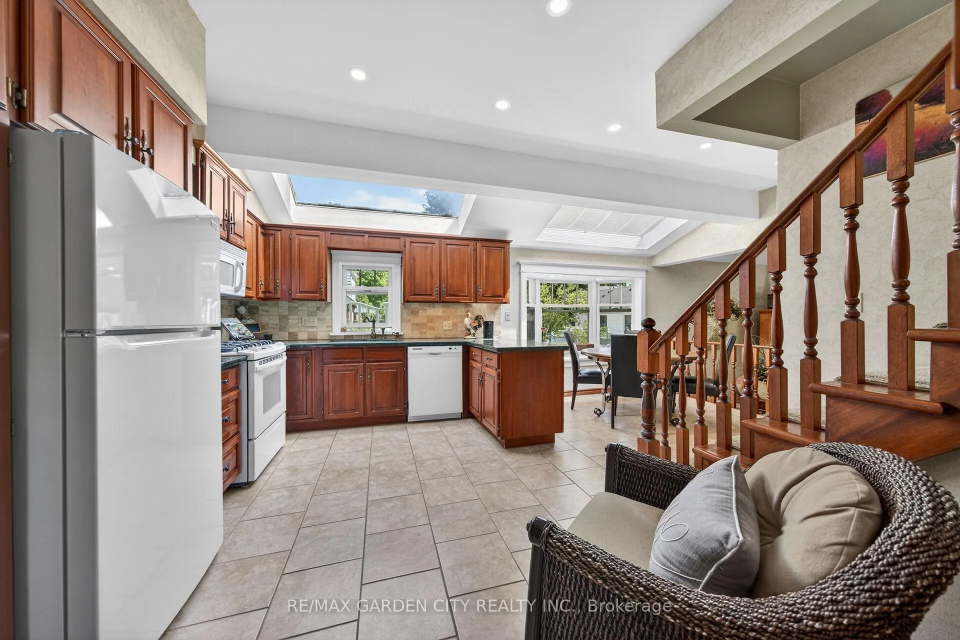 Photo 19 of 24-26 Maple Avenue, Grimsby, Grimsby East — HOMEH